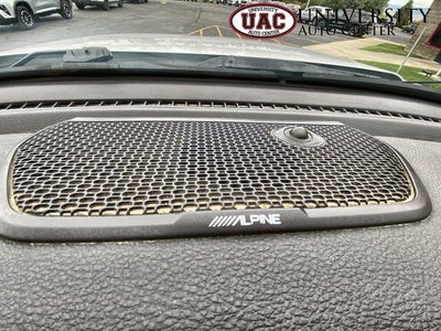 2019 RAM 1500 Laramie Crew Cab 4x4 6'4' Box