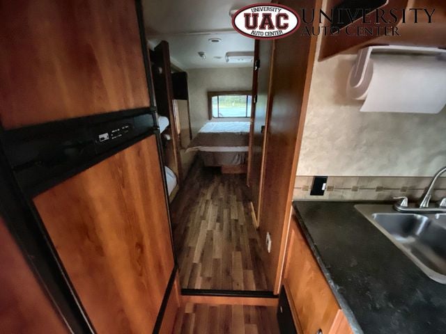 2011 Ford E-450 Cutaway Base