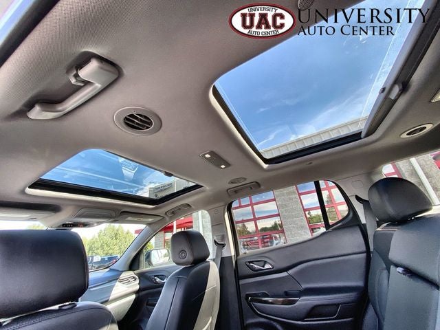 2023 GMC Acadia AWD AT4