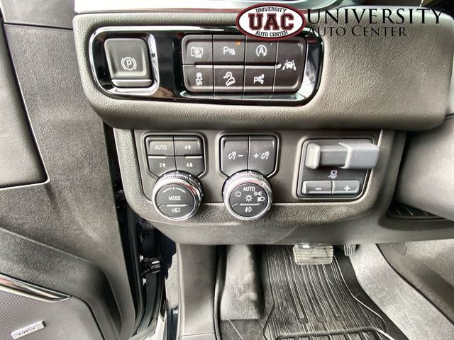 2025 GMC Yukon 4WD Denali