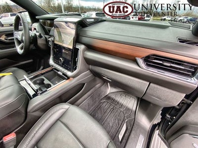 2025 GMC Yukon 4WD Denali